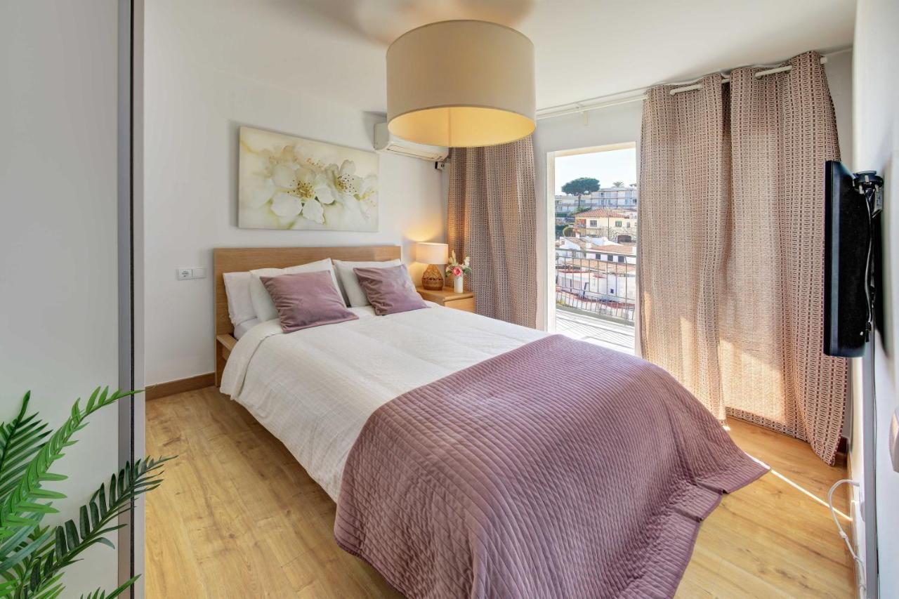 Apartament Pau Casals, 2 Min Walk From The Sea & Sea View Lloret de Mar Kültér fotó