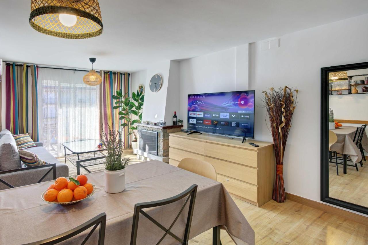 Apartament Pau Casals, 2 Min Walk From The Sea & Sea View Lloret de Mar Kültér fotó