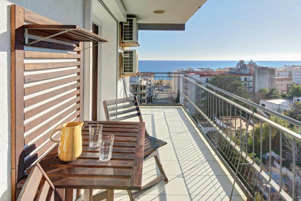 Apartament Pau Casals, 2 Min Walk From The Sea & Sea View Lloret de Mar Kültér fotó