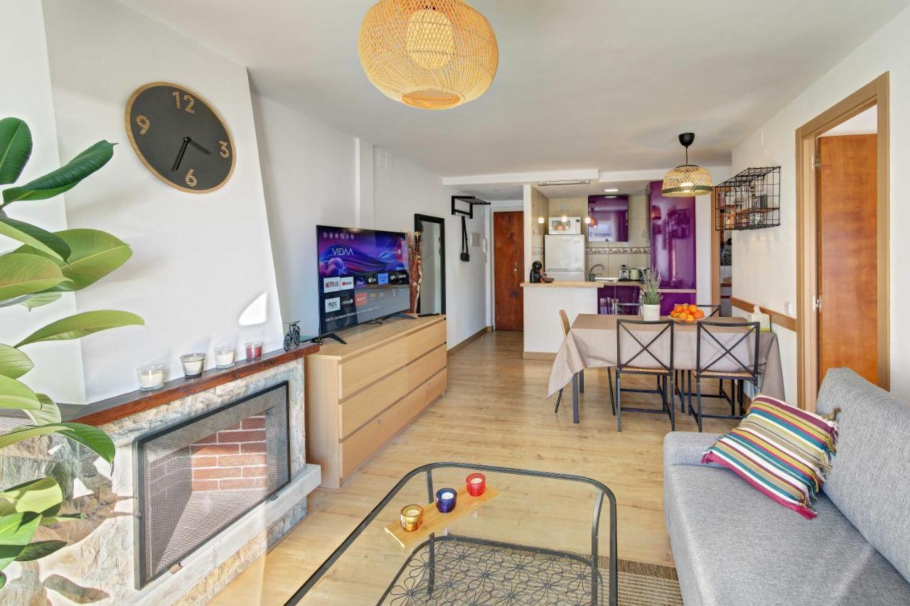 Apartament Pau Casals, 2 Min Walk From The Sea & Sea View Lloret de Mar Kültér fotó